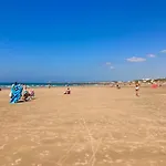 200m De La Playa Apartment